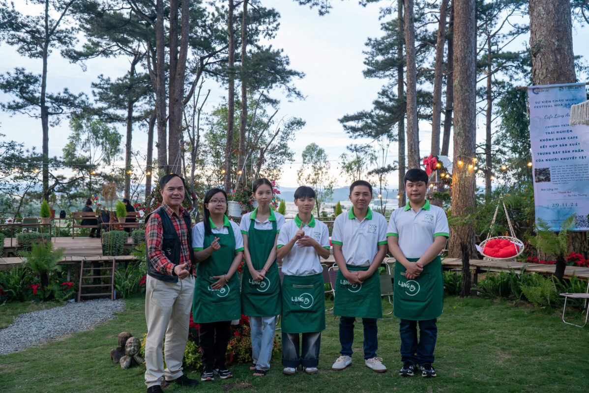 banner-vuong-lang-art-cafe-001